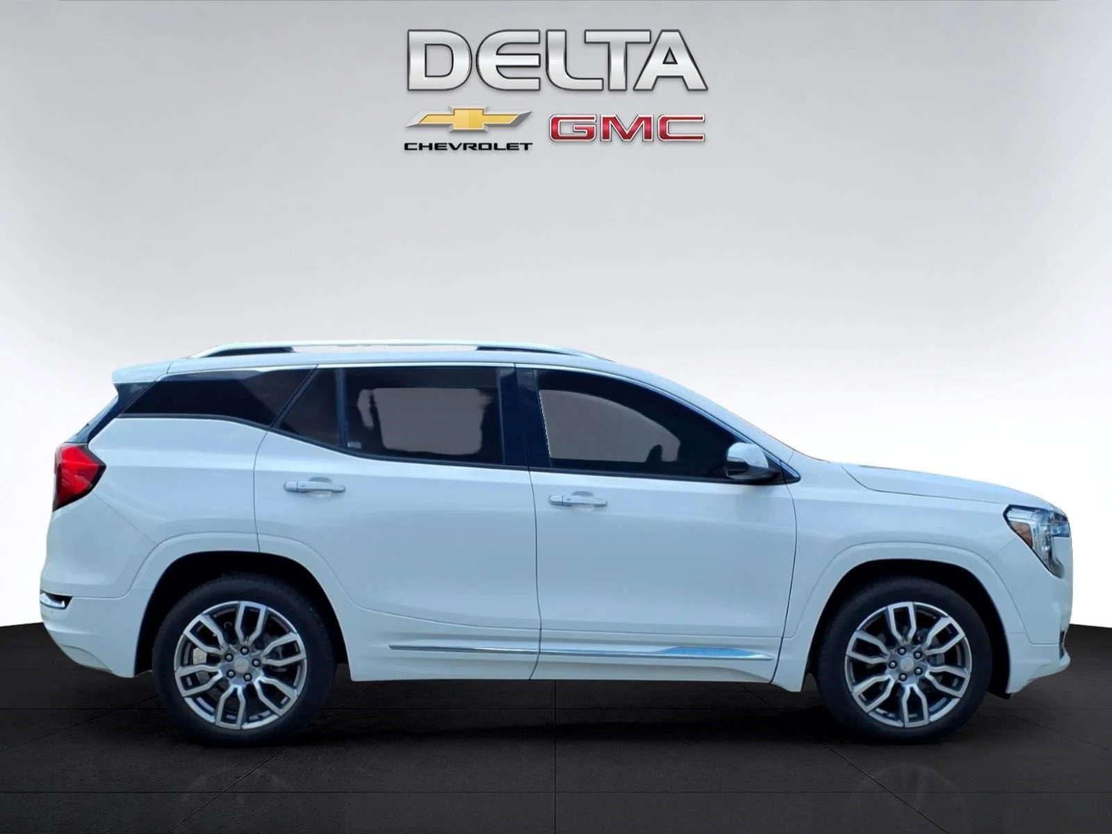 Used 2024 Summit White GMC Denali image 6