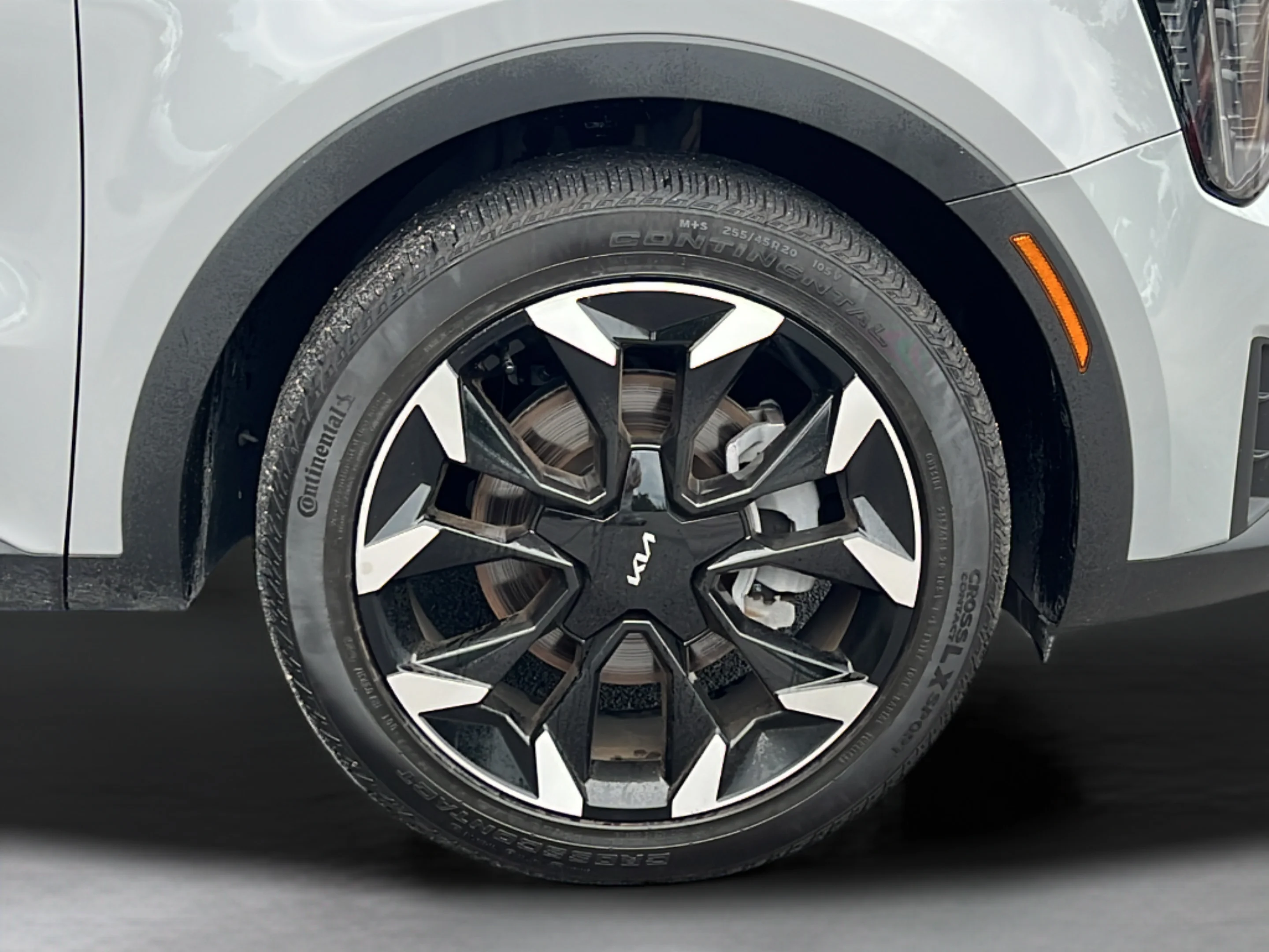 Used 2025 Wolf Gray Kia EX image 10