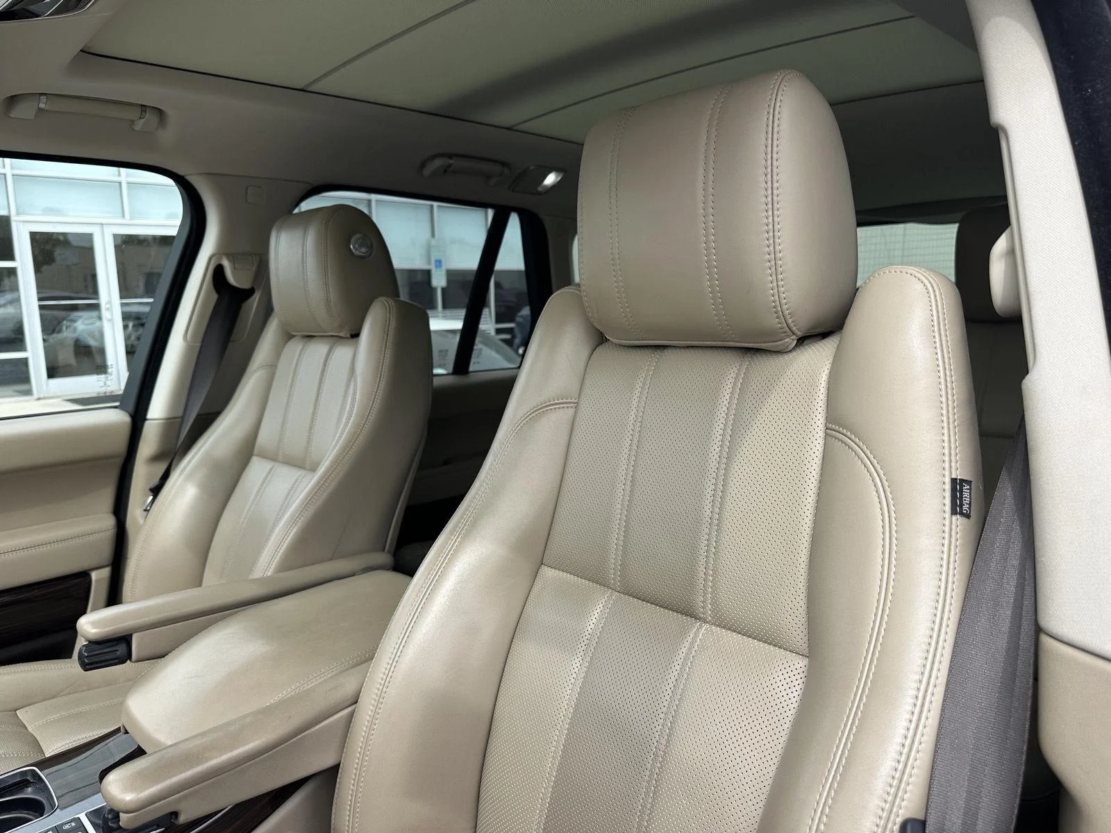 Used 2017 Fuji White Land Rover 5.0L V8 Supercharged image 11
