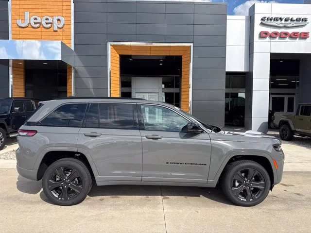 New 2027 Gray Jeep Limited Reserve image 2