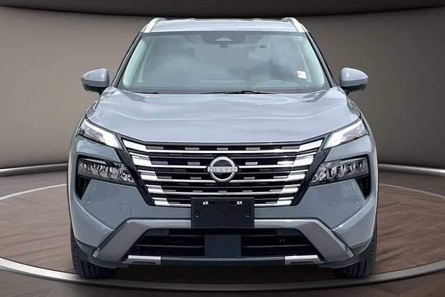 Used 2025 Gray Nissan SL image 3