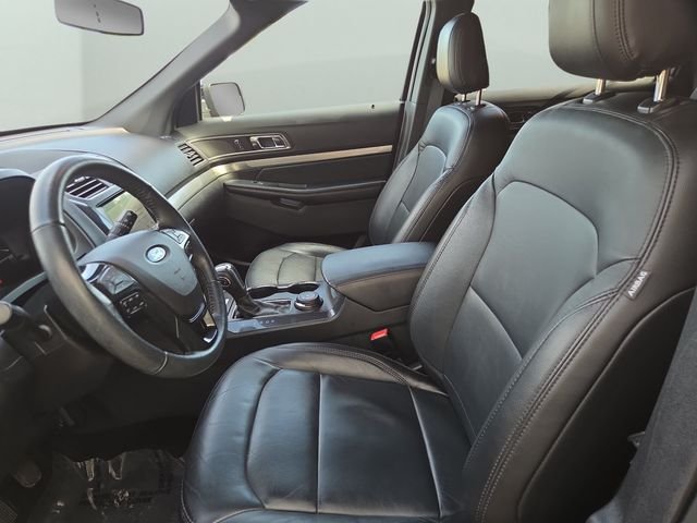 Used 2018 Burgundy Ford XLT image 33