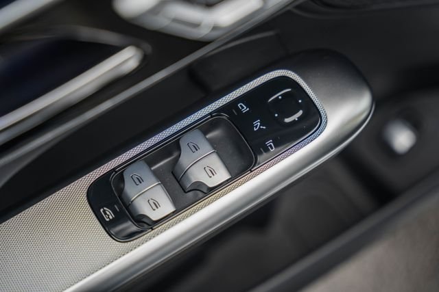 New 2026  Mercedes-Benz GLC 300 image 34
