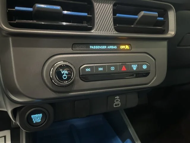 New 2026 Oxford White Ford XLT image 19