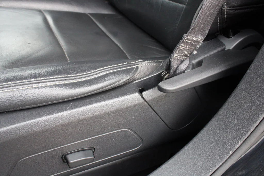 Used 2016 Black Jeep High Altitude image 5