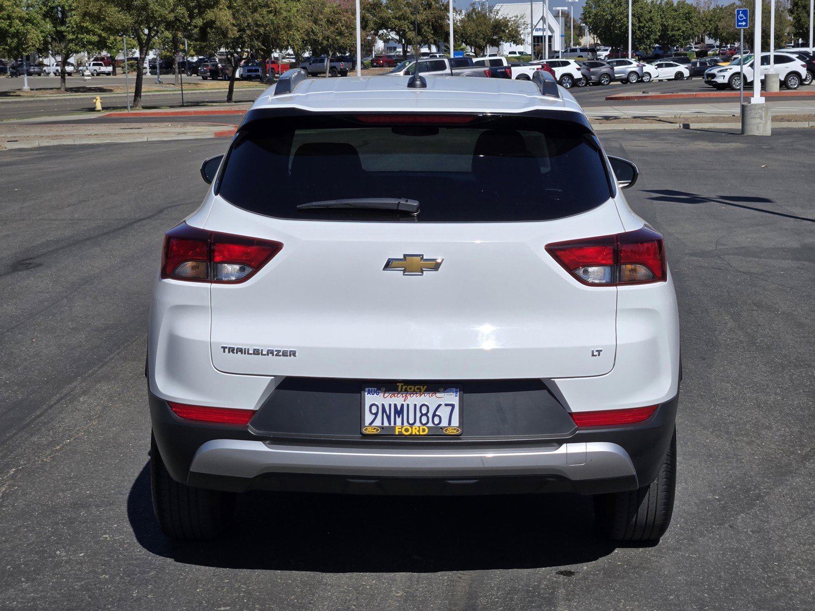 Used 2025 Summit White Chevrolet LT image 5