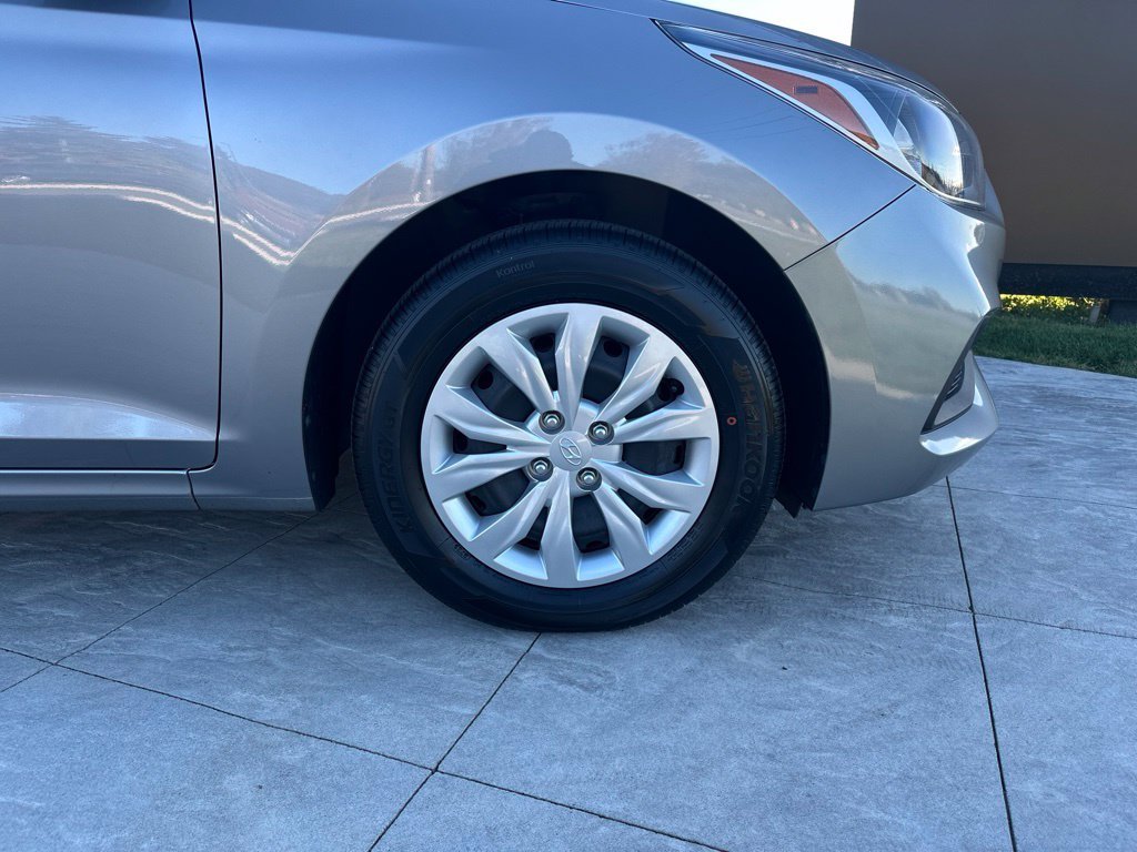 Certified Used 2022 Gray Hyundai SE image 6