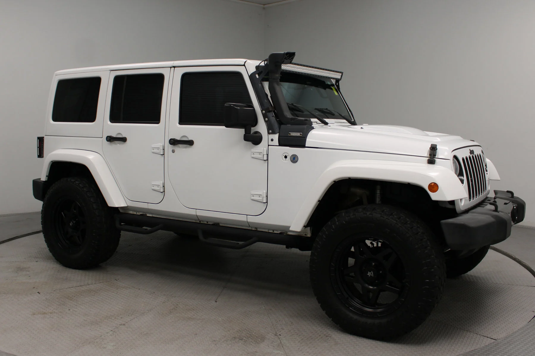 Used 2015 Bright White Clearcoat Jeep 4WD 4dr Altitude image 22
