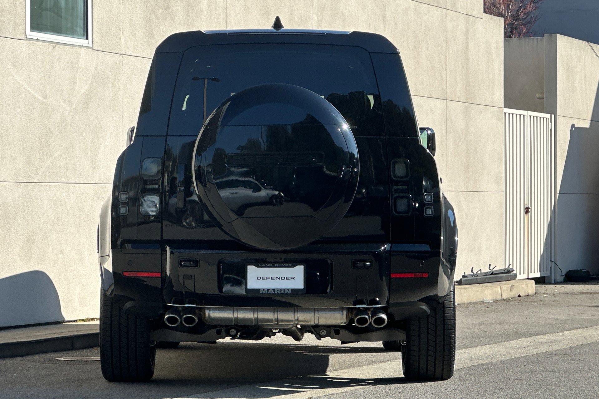 2026 Land Rover Defender V8 - Photo 7