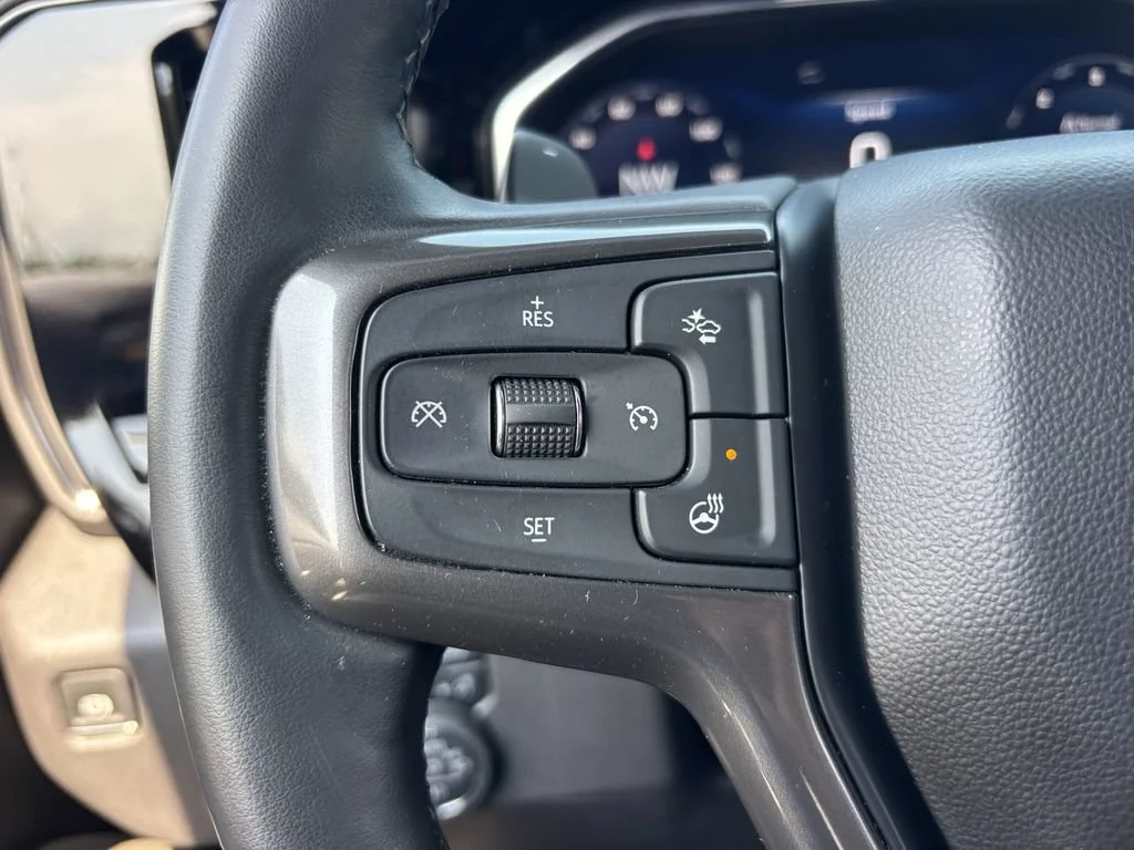 Used 2025 Black Chevrolet ZR2 image 30