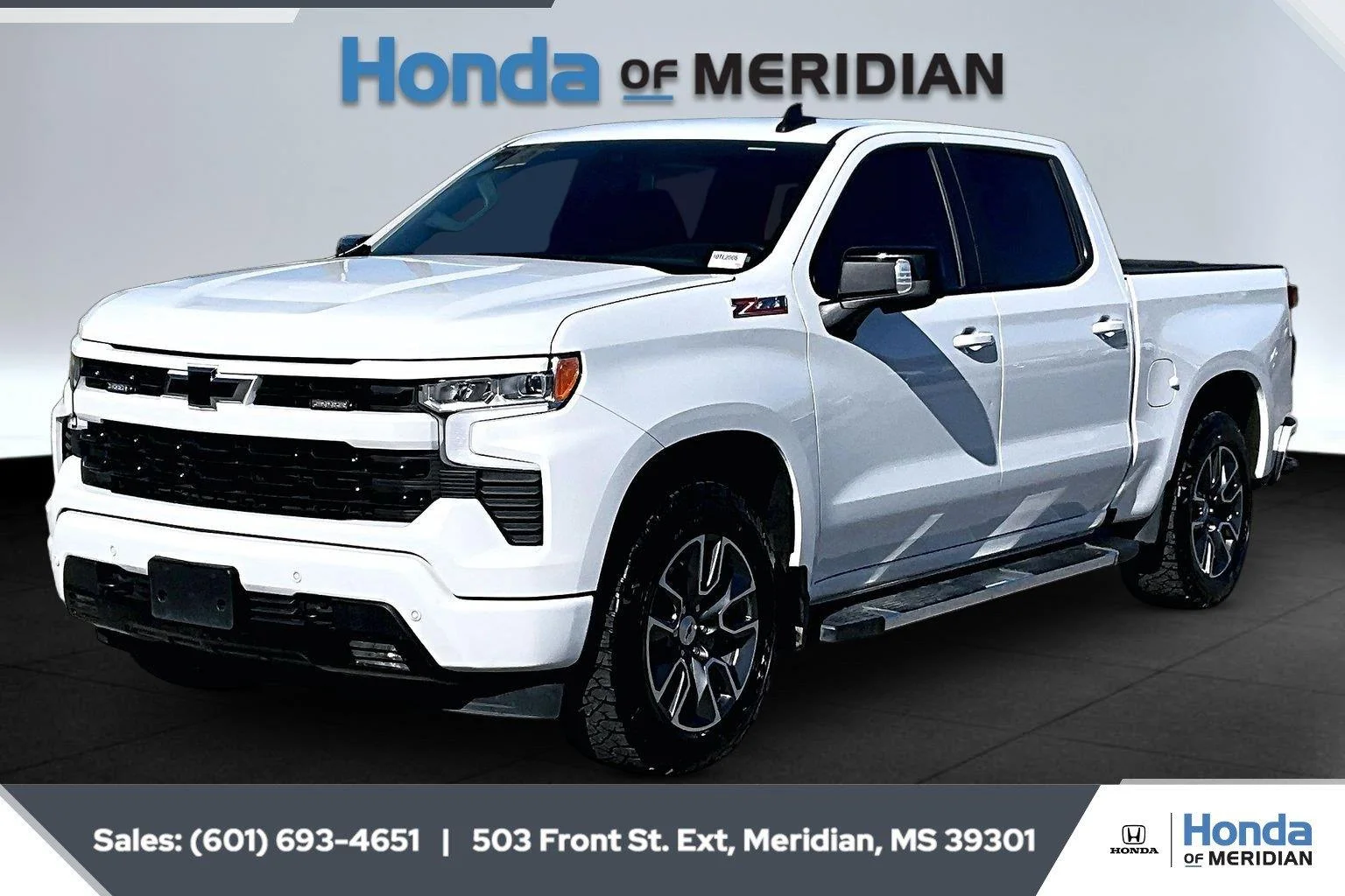 Used 2025 Summit White Chevrolet RST image 10