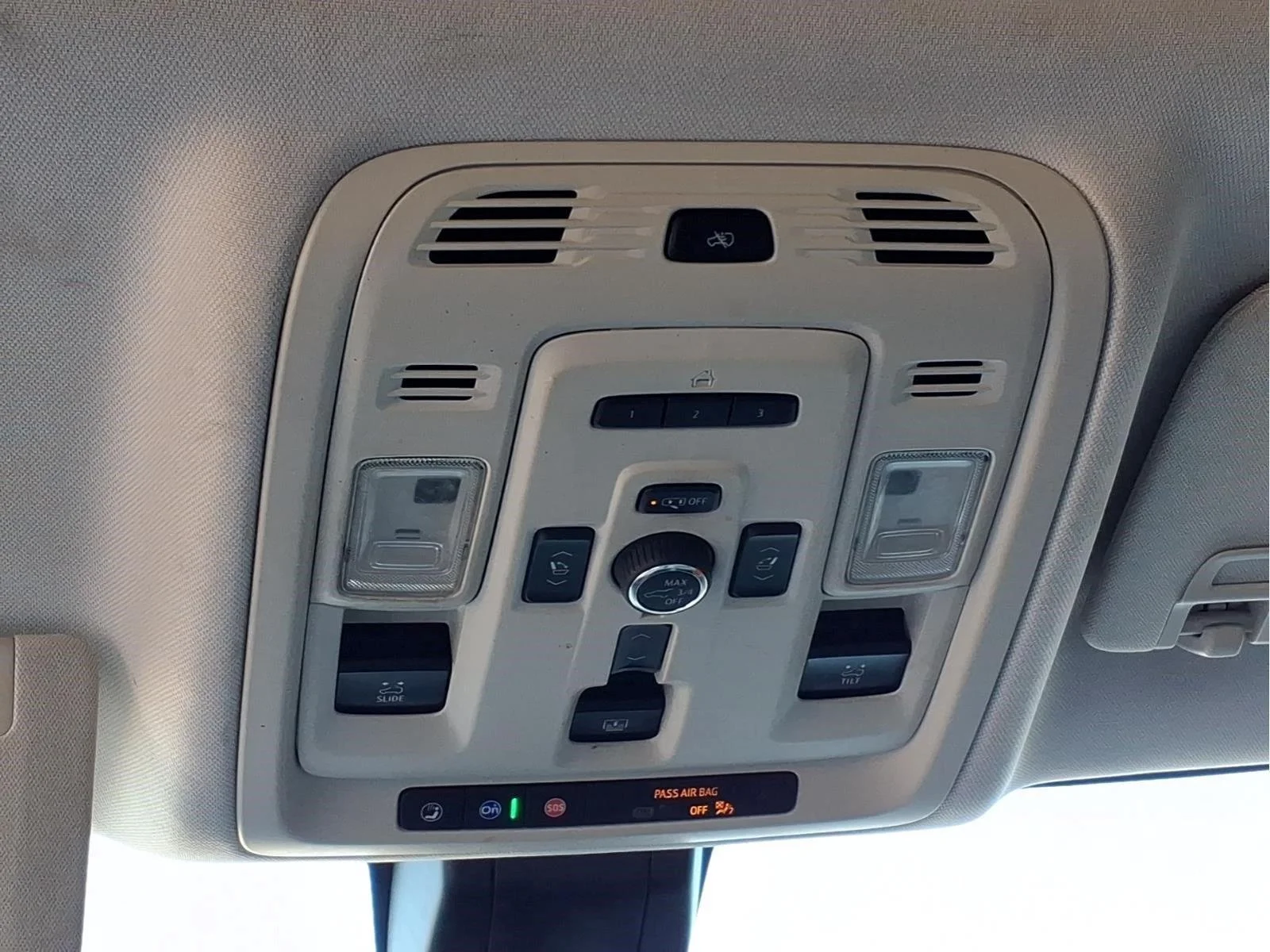 Used 2021 WHITE FROST TRICOAT GMC Denali image 17