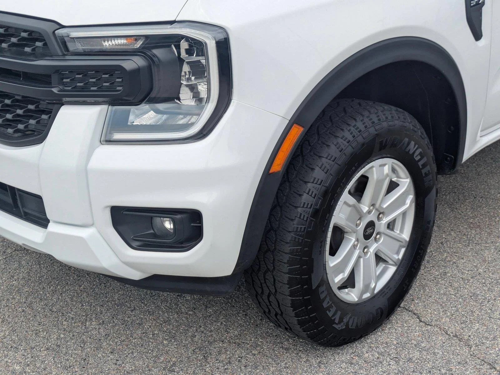 Used 2024 Oxford White Ford XL image 7