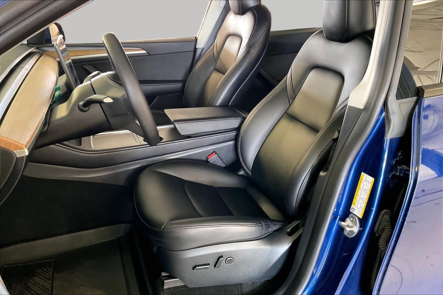 Used 2023 Deep Blue Metallic Tesla  image 7