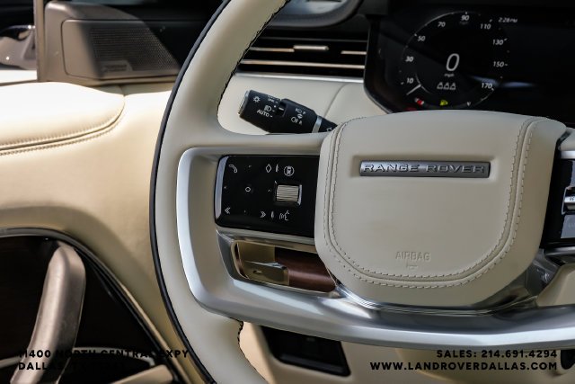 Used 2024  Land Rover SE image 16