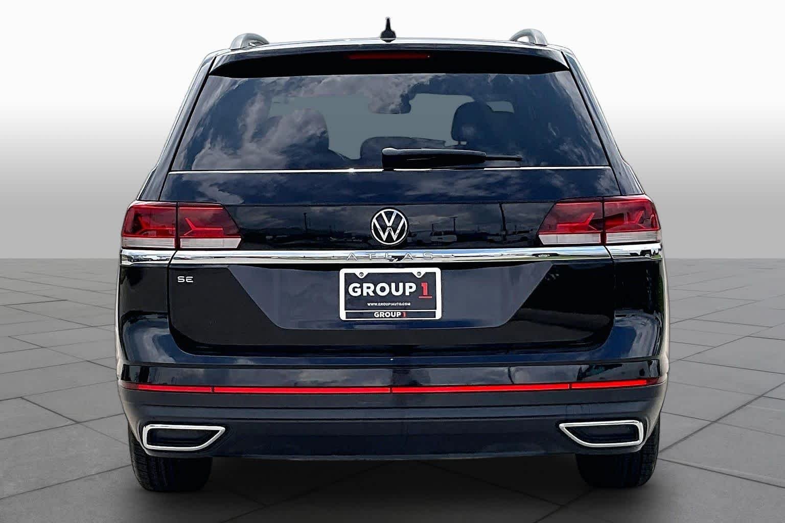 Used 2023 Deep Black Pearl Volkswagen 2.0T SE image 5