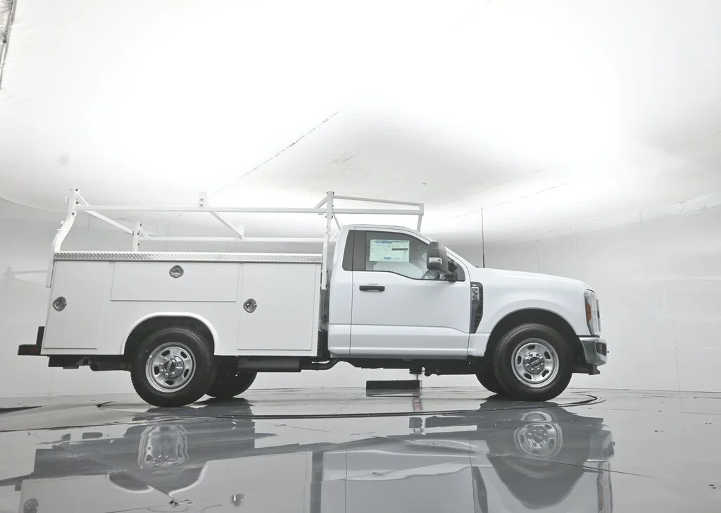 New 2026 Oxford White Ford XL image 49
