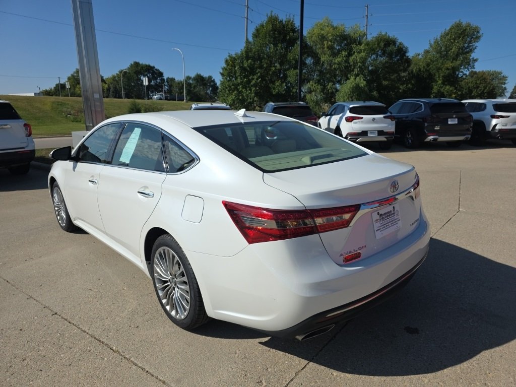 2017 Toyota Avalon Limited photo 4