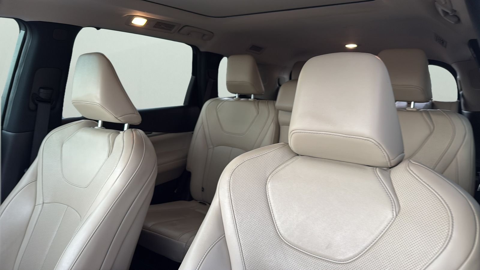 Used 2022 Black INFINITI LUXE image 7