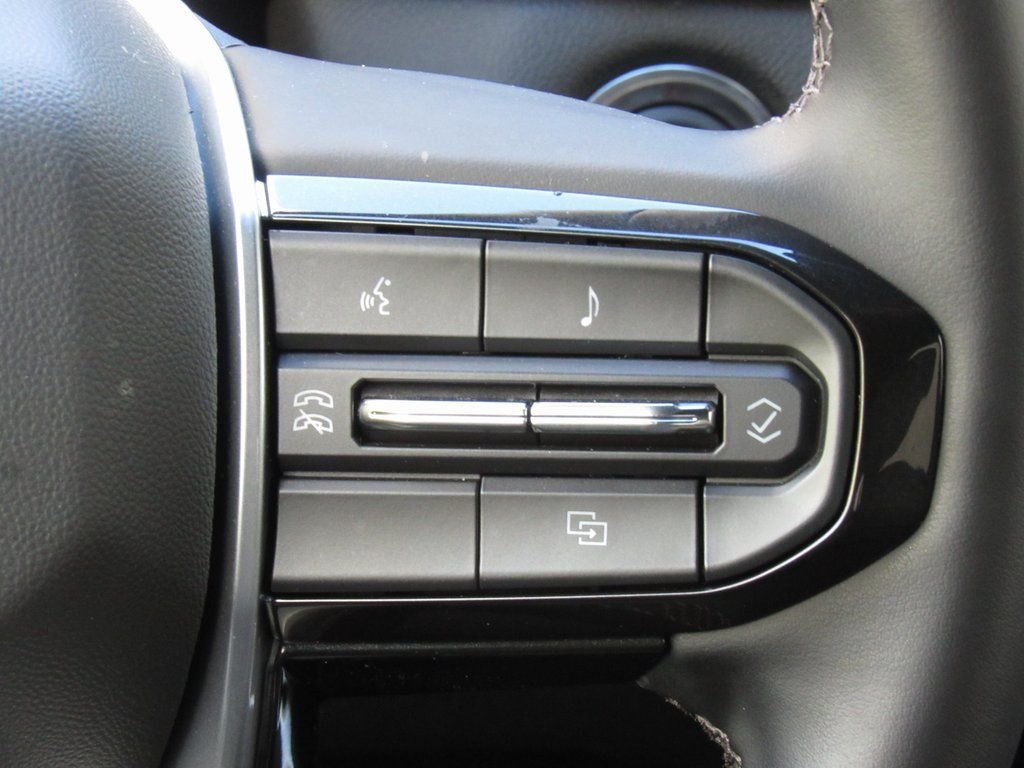 2024 Chevrolet Colorado LT - Photo 25