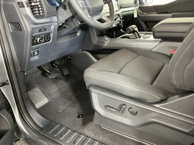 New 2026 Carbonized Gray Metallic Ford XLT image 17