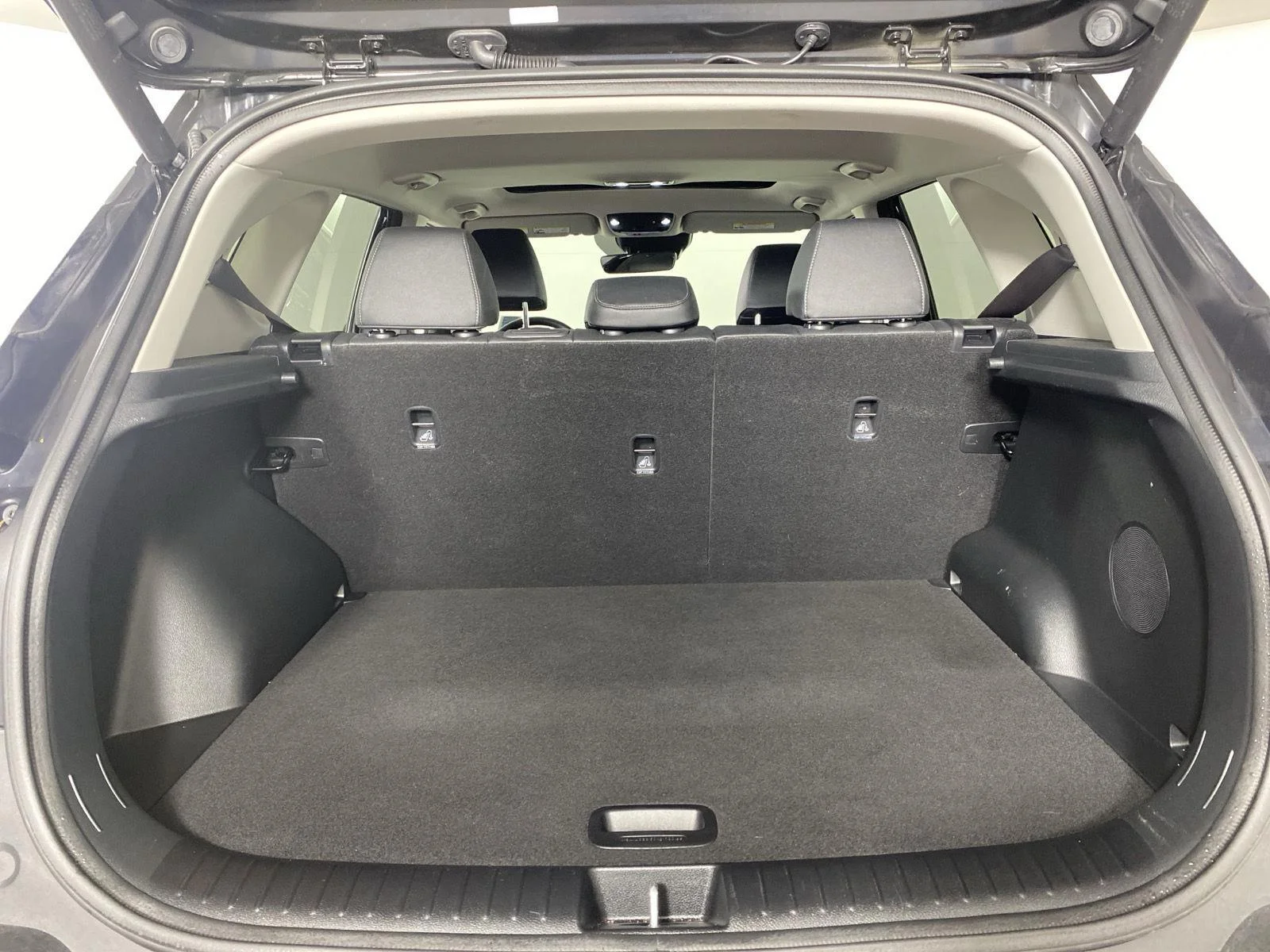 Used 2025 Fusion Black Kia SX image 29
