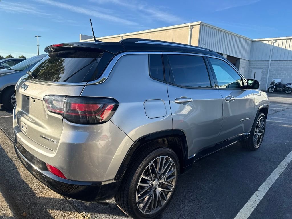 Used 2022 Silver Jeep Limited image 3