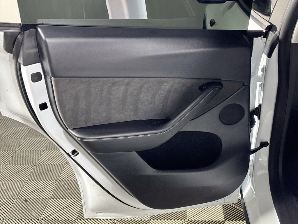 Used 2023 White Tesla Long Range image 19