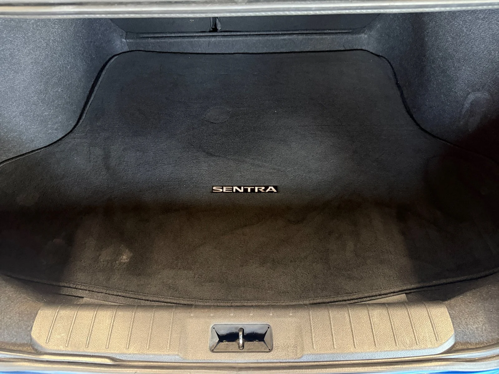 Used 2021 Electric Blue/Super Black Nissan SR image 13