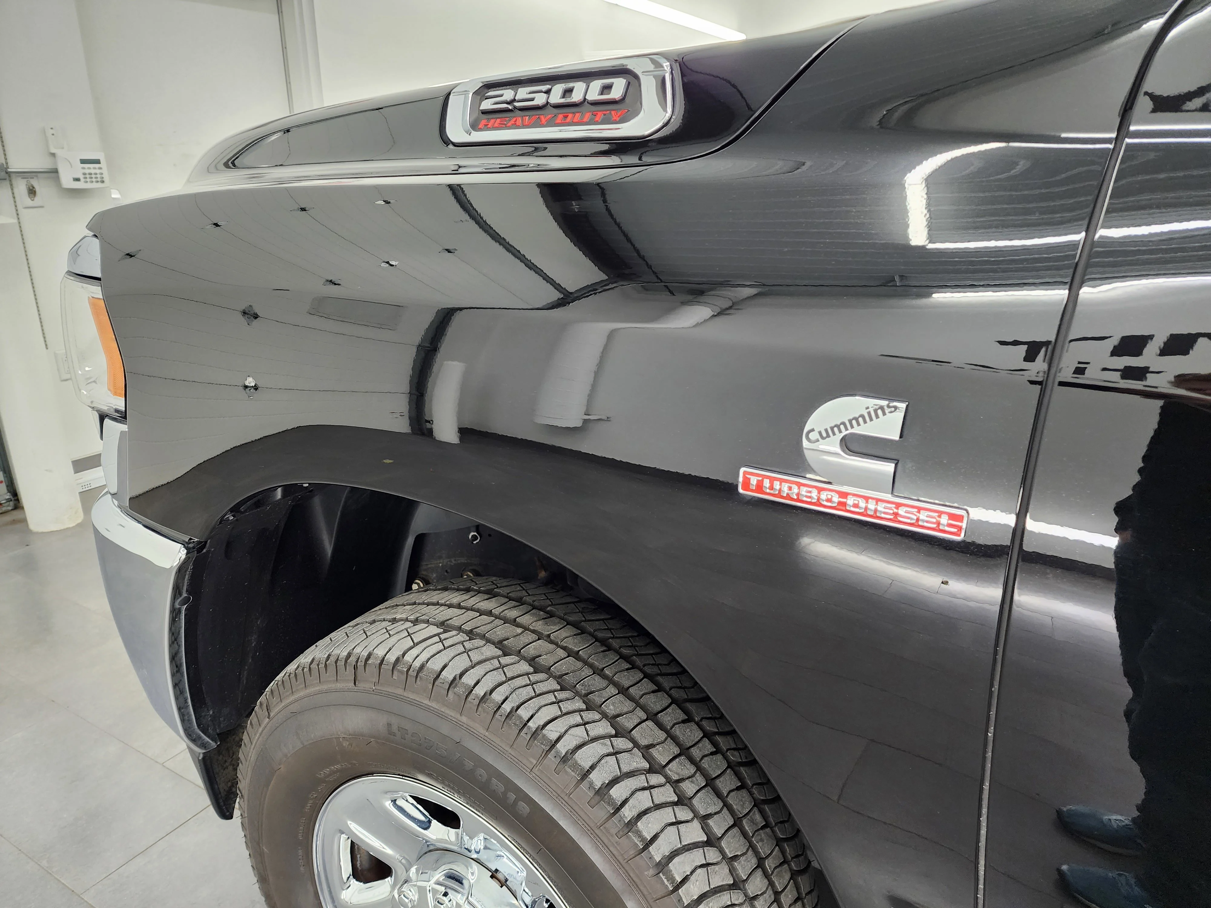 Used 2020 Diamond Black Crystal Pearlcoat Ram Tradesman image 33