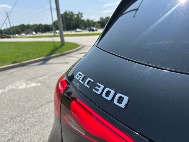 New 2026 Black Mercedes-Benz GLC 300 image 11