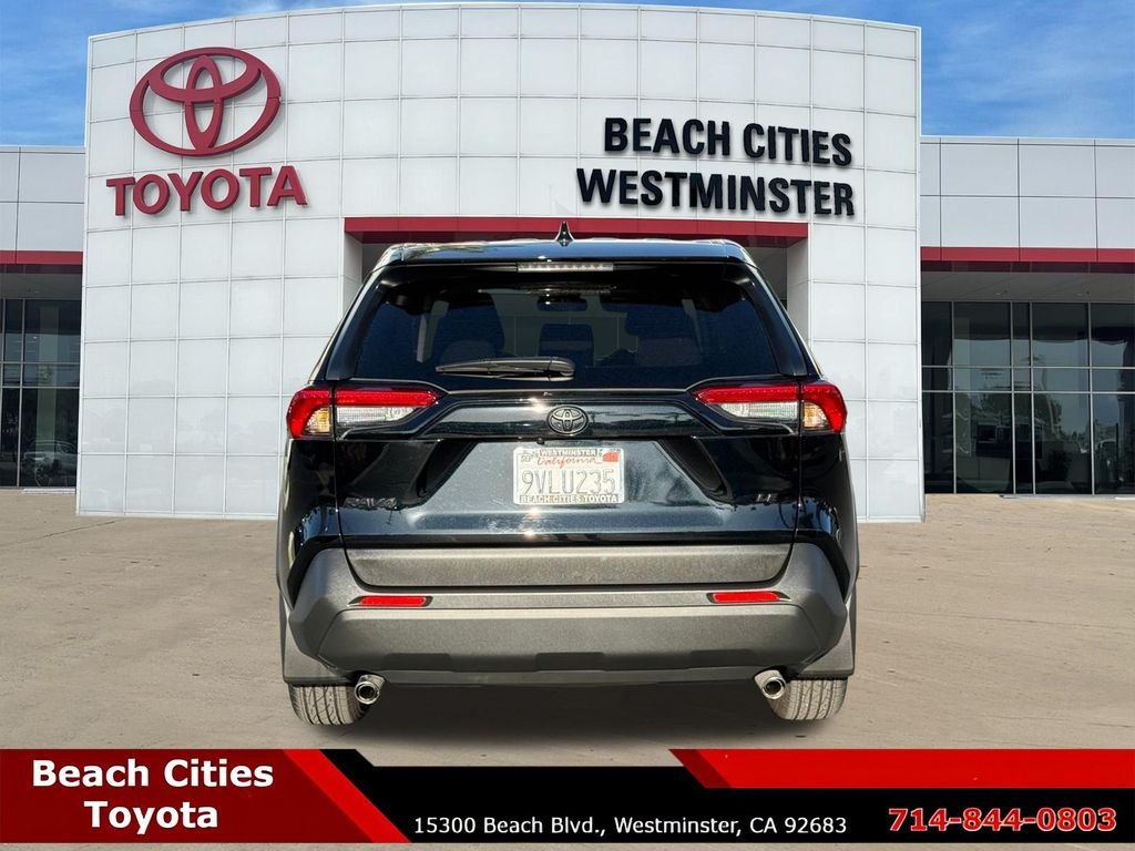 2025 Toyota RAV4 LE - Photo 10