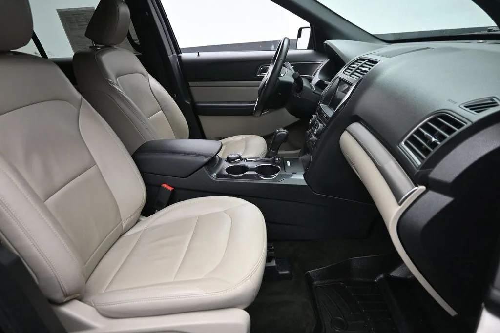 Used 2018 Red Ford XLT image 9