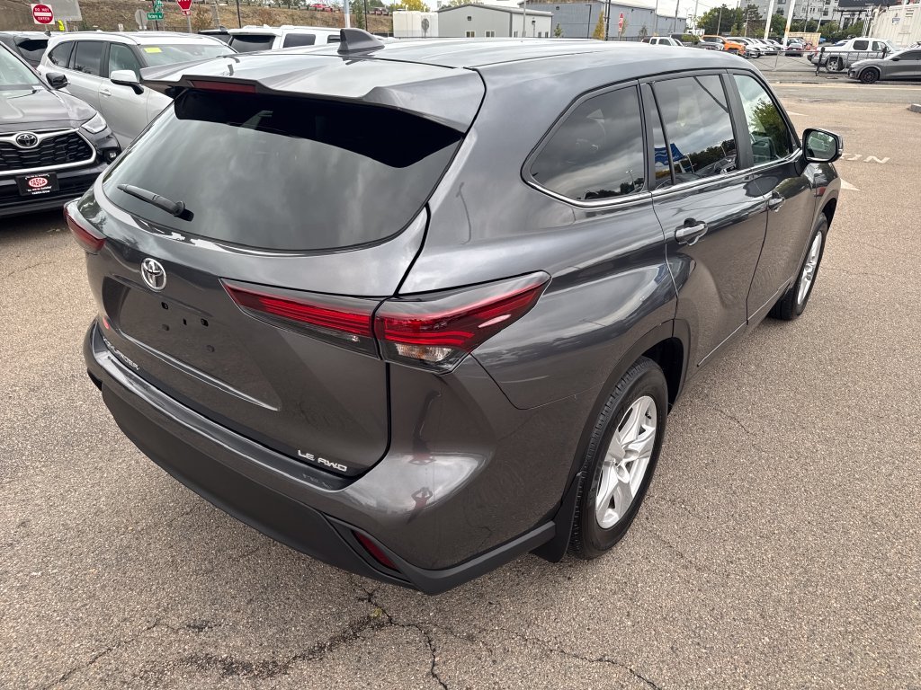 Used 2025 Gray Toyota LE image 9