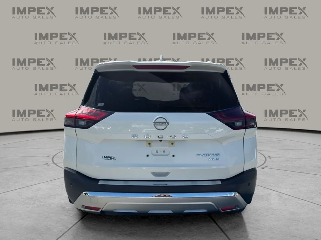 Used 2023 White Nissan Platinum image 4