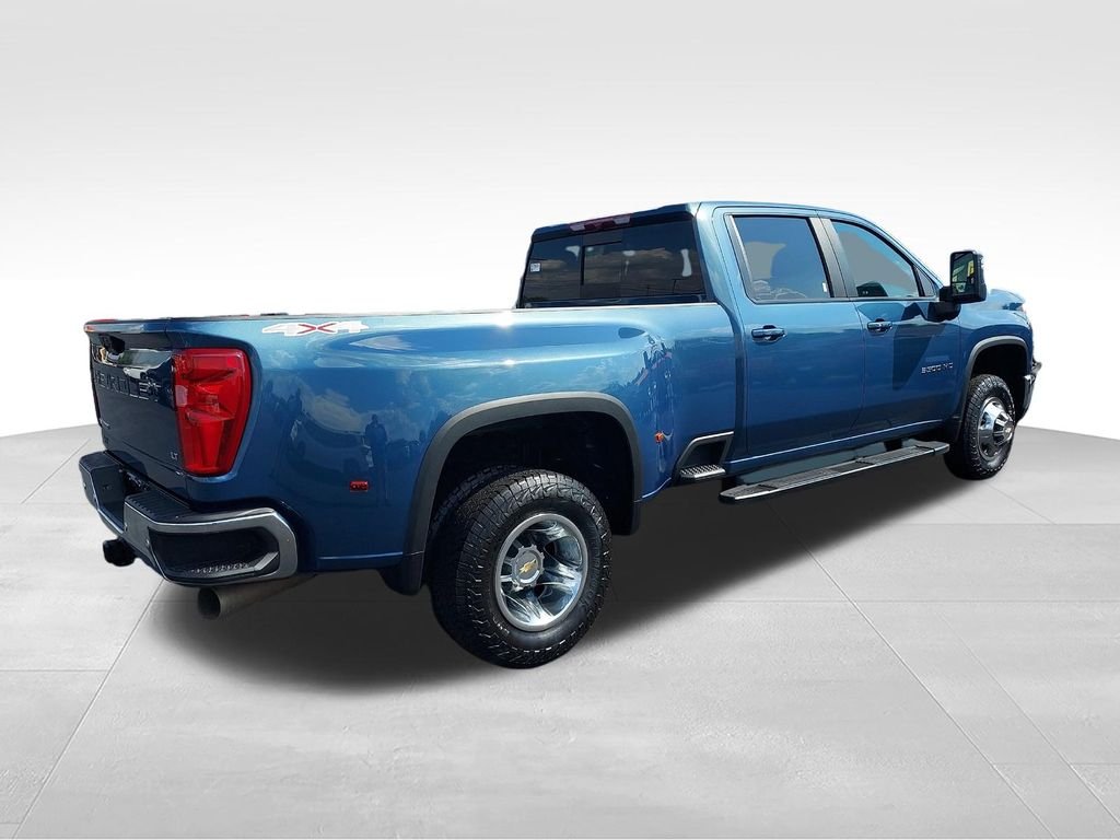 Used 2024 Blue Chevrolet LT image 5