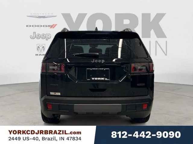 New 2026 Diamond Black Crystal Pearl-Coat Exterior Paint Jeep Overland image 4