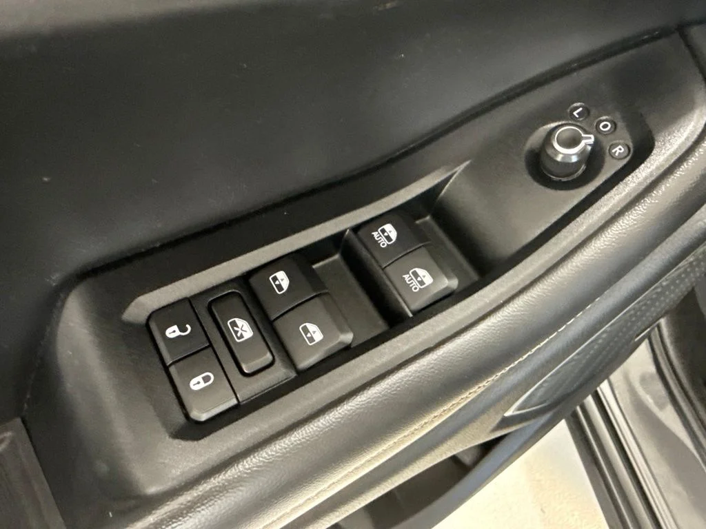 Used 2022 Gray Jeep Limited image 16