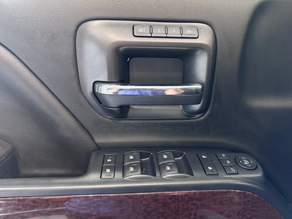 Used 2018 ONYX BLACK GMC SLT image 24
