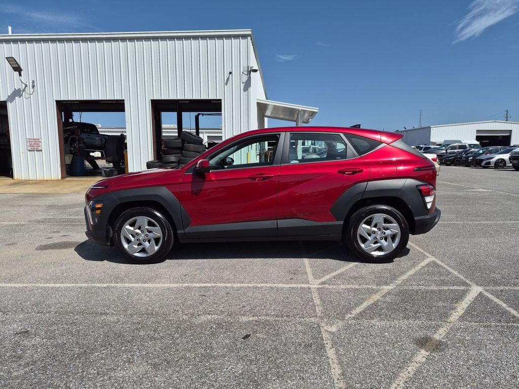 Used 2024 Red Hyundai SE image 2