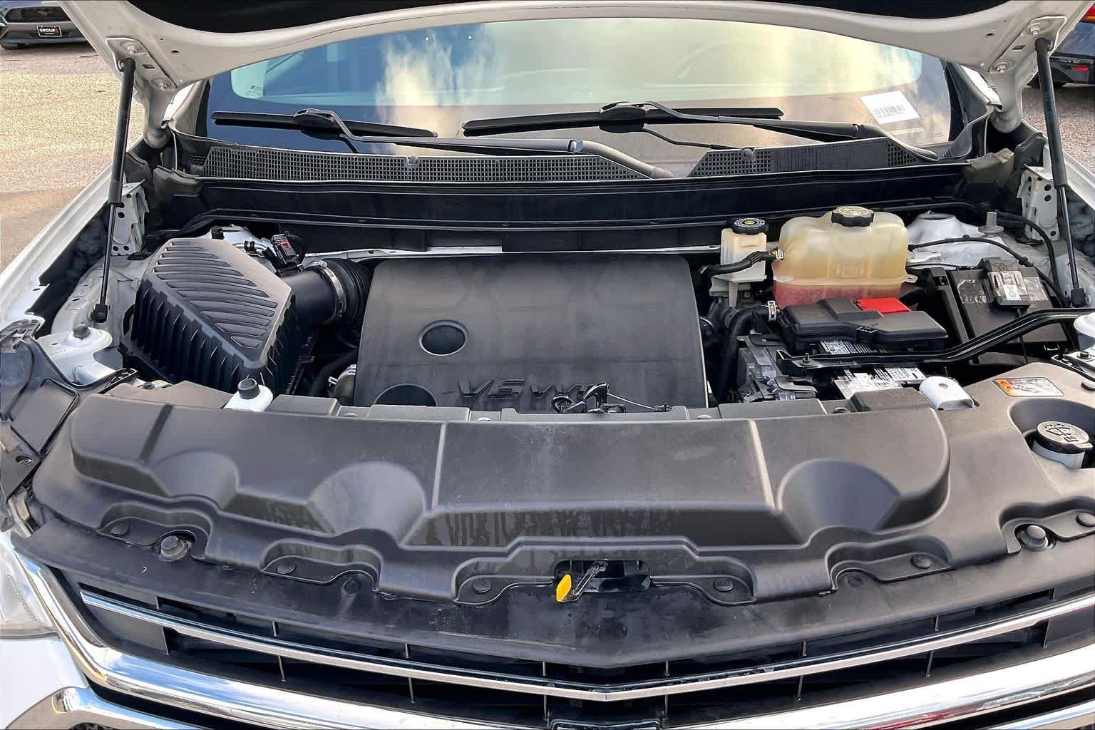 Used 2018 Summit White Chevrolet LT Cloth image 31