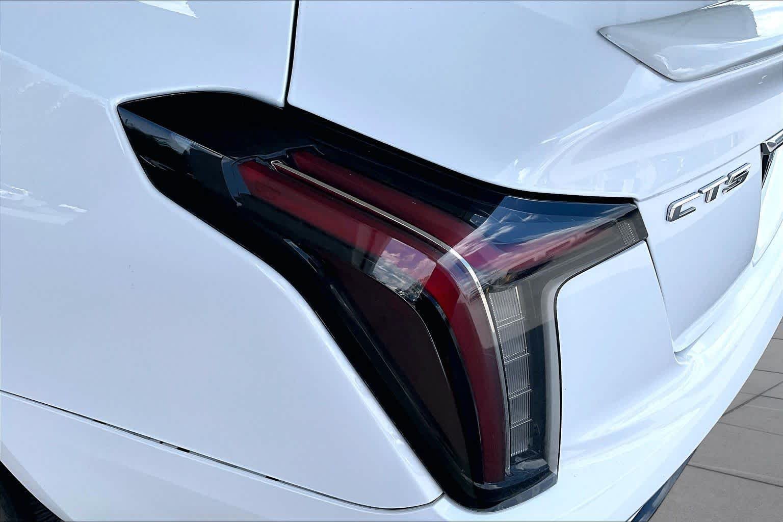 Used 2020 Summit White Cadillac Sport image 28