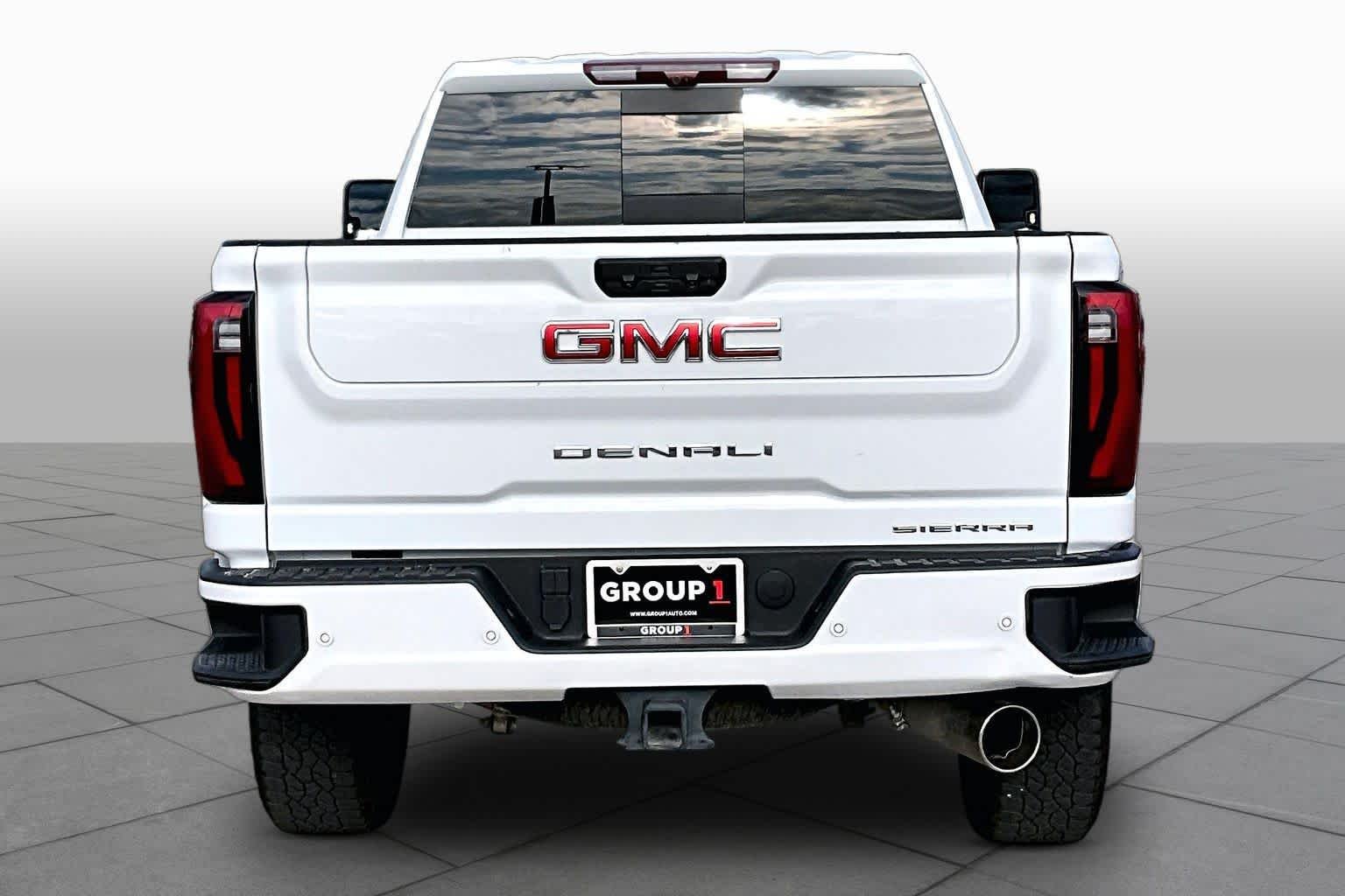 Used 2025 Summit White GMC Denali image 5