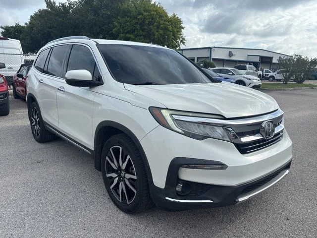 Used 2019 White Honda Touring image 3