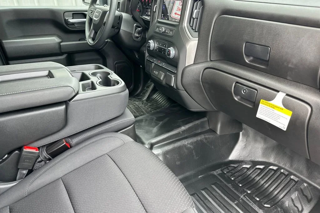 2024 GMC Sierra 3500HD Pro - Photo 13