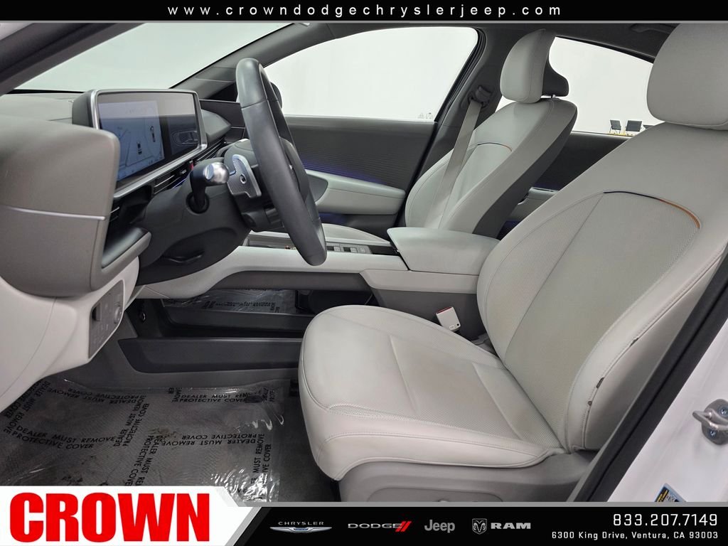 Used 2023 White Hyundai SEL image 24