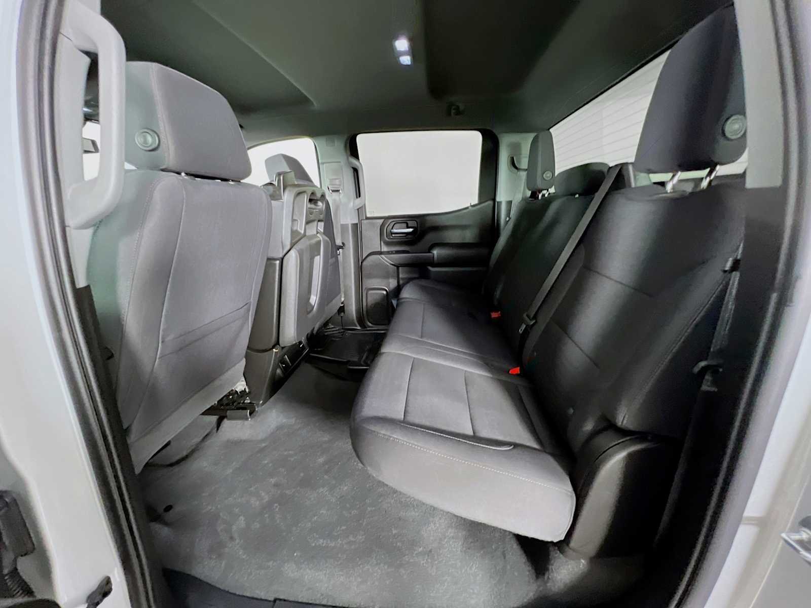 Used 2022 Silver Ice Metallic Chevrolet Custom image 23