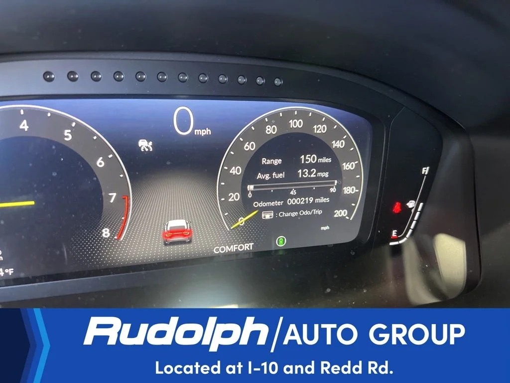 Used 2025 White Honda  image 23