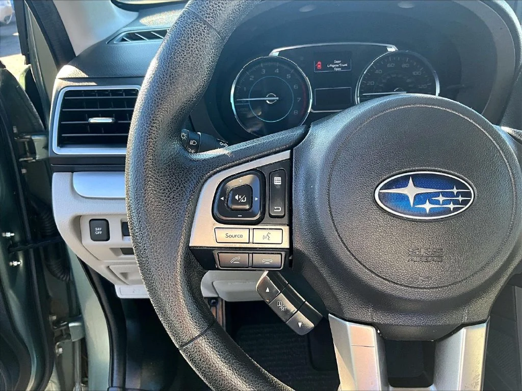 Used 2017 Green Subaru 2.5i Premium image 17