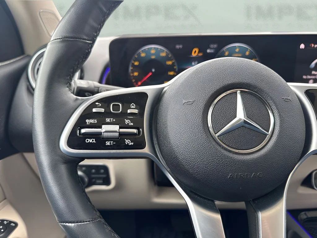 Used 2022 White Mercedes-Benz GLB 250 image 15